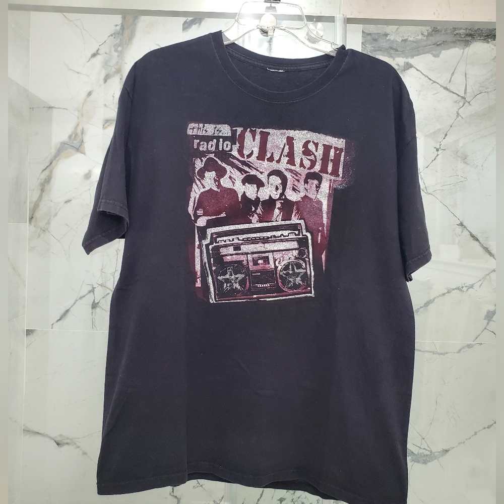 The Clash T-Shirt P2P 22 Inches